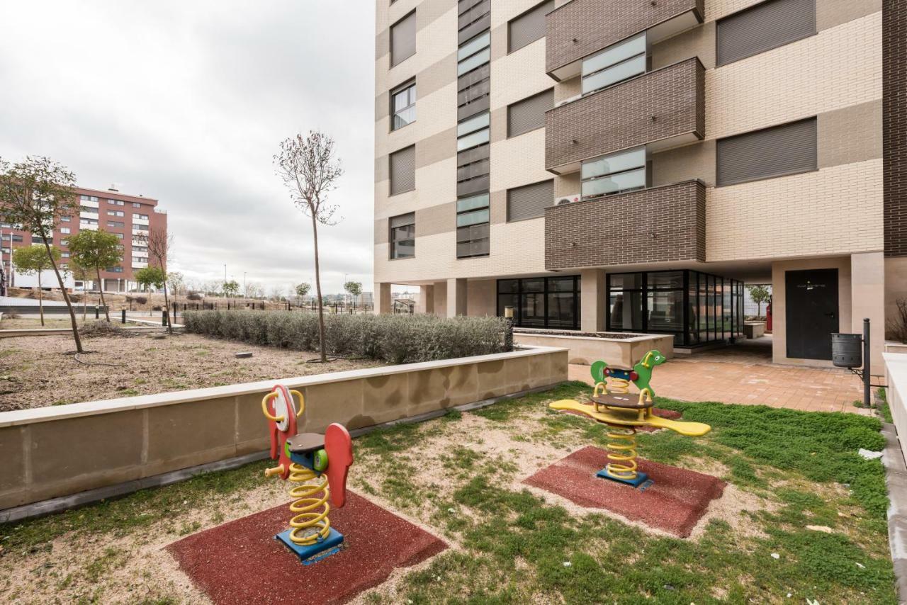 Valdebebas-ifema Apartamento *